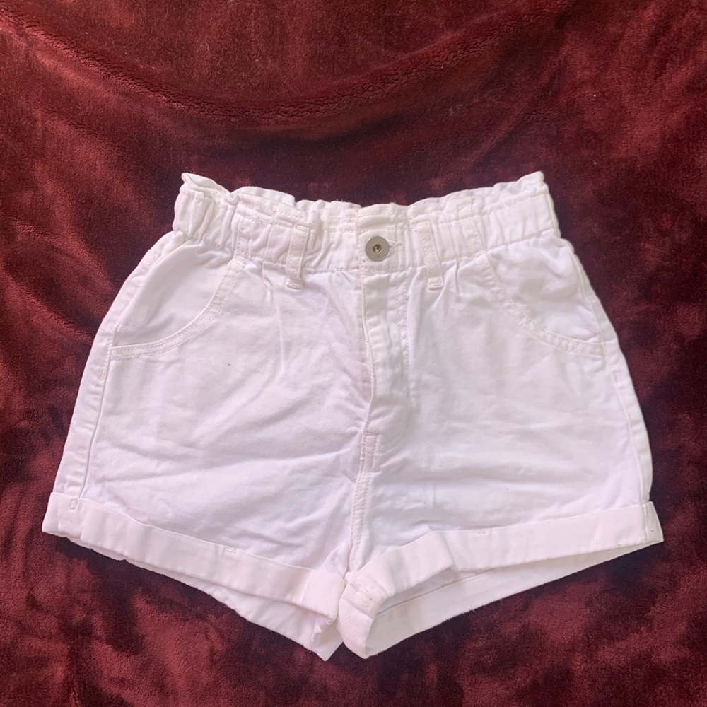 Bullhead White sinched denim shorts